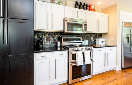 Baroda House | Gorgeous 6BR/4BA private home in Wine Country