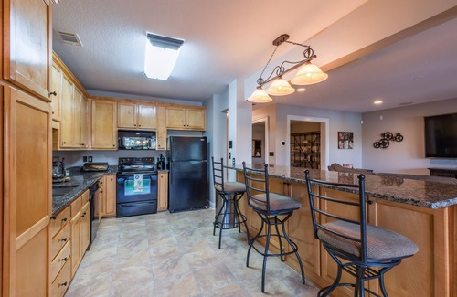 Valley House | Gorgeous 6BR Lake Home w/Pool, Hot Tub & Boathouse