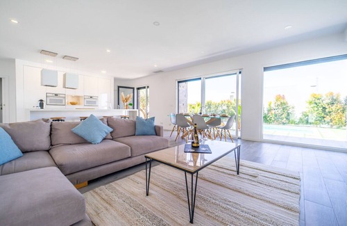Belverde Villa | Gorgeous 8 People Modern Villa with Swimming Pool | 5 mins from Golf and Beaches