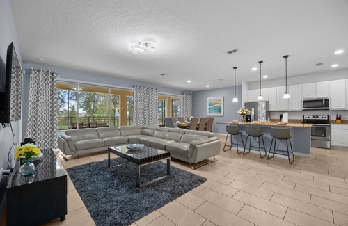 Loughman House | Gorgeous 9bd In The Solterra Resort! 9 Bedroom Home by RedAwning
