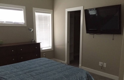 Regina House | Gorgeous Acreage House - minutes south of Regina