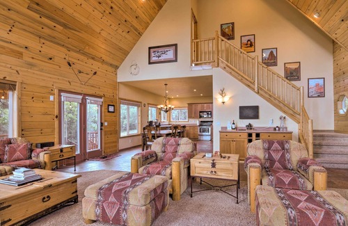 Long Valley Junction Cabin | Gorgeous Alton Cabin w/Deck + Mountain Views