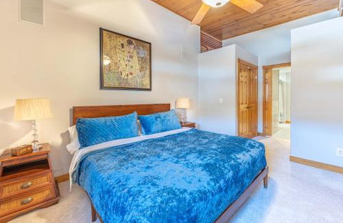 Historic Downtown La Crosse Apartment | Gorgeous apartment across from La Crosse Center
