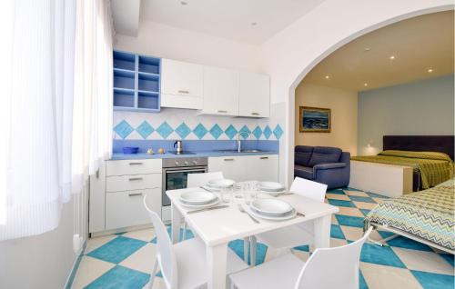 Ghiaia Apartment | Gorgeous Apartment In Deiva Marina