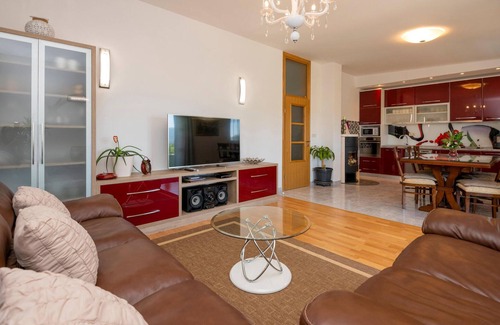 Sestanovac Apartment | Gorgeous apartment in Kresevo with WiFi