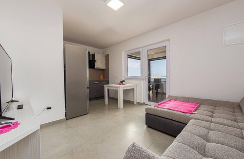 Kustici Apartment | Gorgeous apartment in Kustici, Novalja