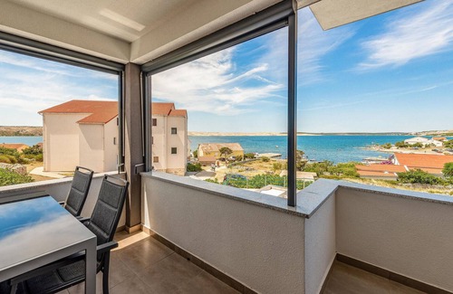 Kustici Apartment | Gorgeous apartment in Kustici, Novalja