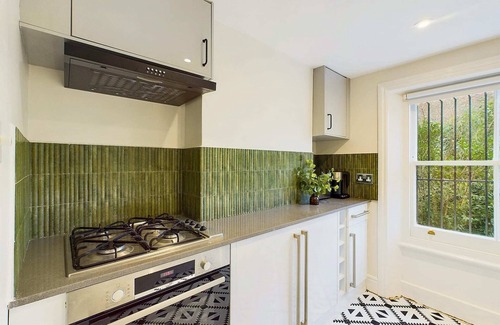 Colville Apartment | Gorgeous Apartment in Notting Hill Townhouse
