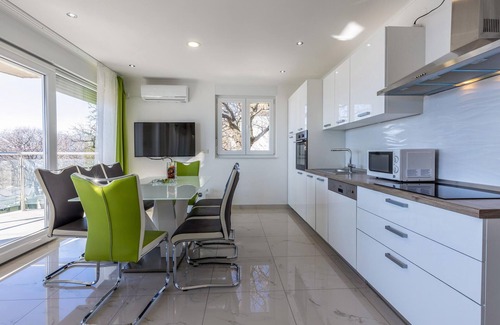 Povile Apartment | Gorgeous apartment in Povile with WiFi