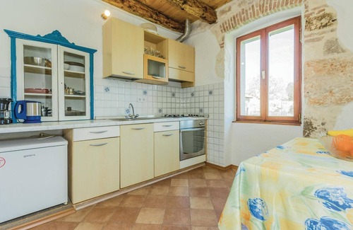 Flengi Apartment | Gorgeous apartment in Vrsar with WiFi