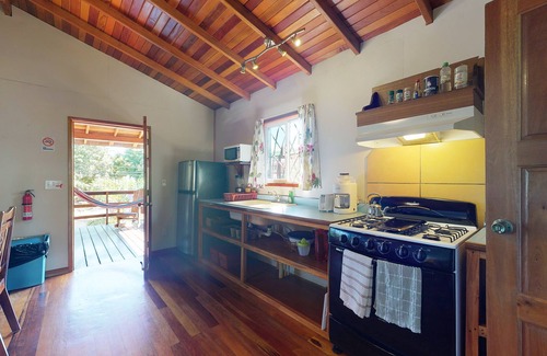 Hopkins Apartment | Gorgeous apartment w/WiFi, partial AC, concierge service - short walk to beach