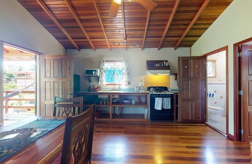 Hopkins Apartment | Gorgeous apartment w/WiFi, partial AC, concierge service - short walk to beach