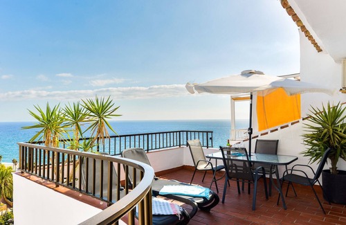Chimenea Apartment | Gorgeous apartment with large balcony and stunning sea and Mountain Views.