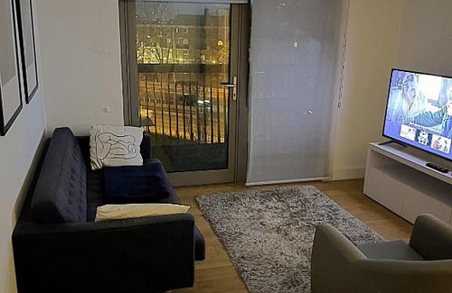 Wall End Apartment | Gorgeous Apt Close to Everything