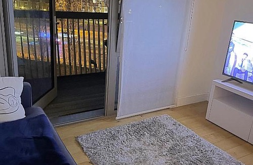 Wall End Apartment | Gorgeous Apt Close to Everything