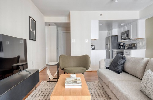 Ballston Apartment | Gorgeous Ballston 1BR w/W/D, Gym & Pool, near Metro, by Blueground
