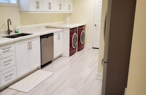 Clarkson-Lorne Park House | Gorgeous Basement Apartment Awaits