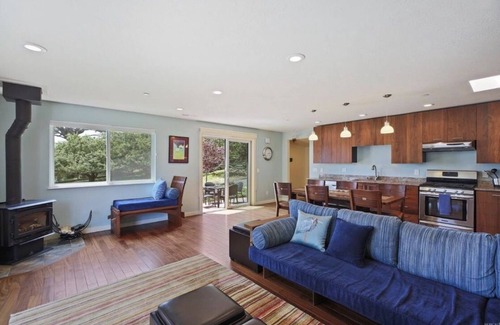 Marshall Cottage | Gorgeous Bayside Cottage on Magical Tomales Bay (Point Reyes, Marshall)