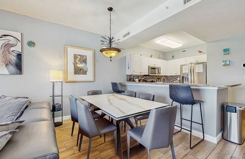 Fort Walton Beach Condo | Gorgeous beachfront condo with pool, hot tub, gym, W/D & AC - access to beach