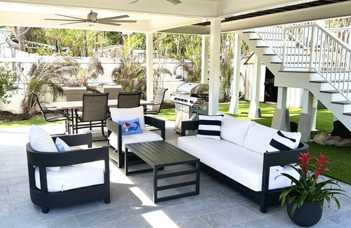 Midtown House | Gorgeous beach bungalow just steps from the beach!