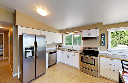 Regional District of Nanaimo House | Gorgeous Beach House on Vancouver Island