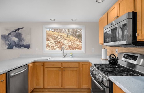 Bluffton House | Gorgeous Beach! Lakefront + Wooden Deck