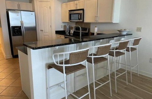 Gulfport Condo | Gorgeous Beachfront Condo with nocean views
