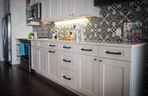 Red Hook Condo | Gorgeous boho at the beach walkout oceanfront condo in Sapphire D building.