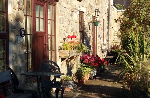 Crawcrook Cottage | Gorgeous cottage in rural idyl, sleeps 4