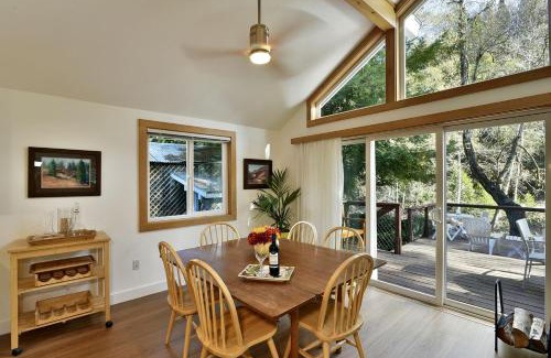 Dunsmuir House | Gorgeous Cabin Close to Lake in Dunsmuir, California