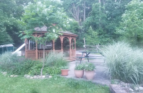 Trumansburg Cabin | Gorgeous cabin for on lakefront property!