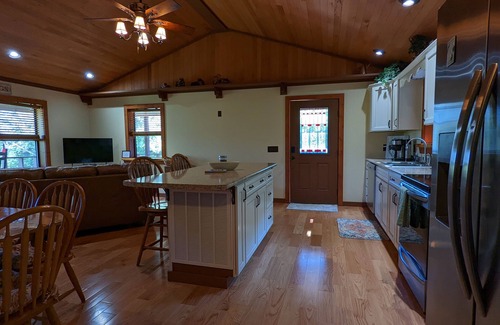 Gainesboro Cabin | Gorgeous Cabin with Panoramic Mountain Views!