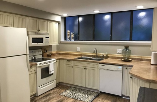 Canandaigua Condo | Gorgeous Canandaigua Lake Front Condo