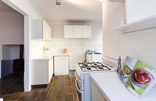Subiaco House | Gorgeous central Subiaco cottage - walk to Kings Park, cafes, restaurants, train