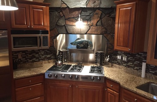 Washburn House | Gorgeous Chalet on Lake Superior with Private Sandy Beach!