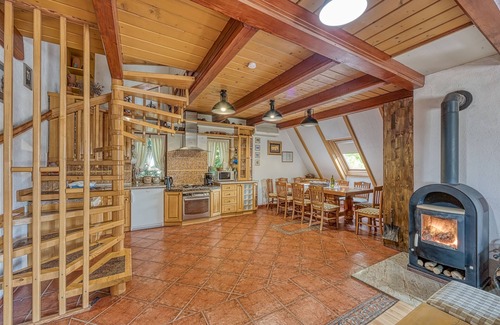 Donja Voca House | Gorgeous Chalet With Pool & Spa, Donja Voća, Croatia
