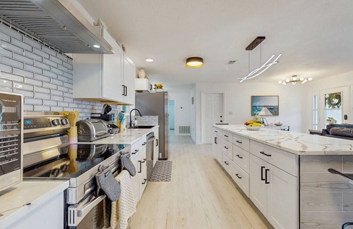 Fort Walton Beach House | Gorgeous coastal home with plenty of space and easy beach access