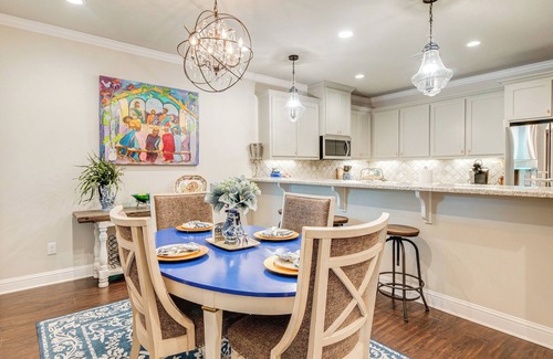 College Station House | Gorgeous College Station Townhome w/Patio!