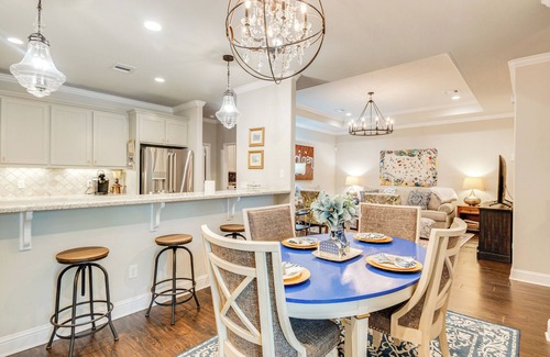 College Station House | Gorgeous College Station Townhome w/Patio!