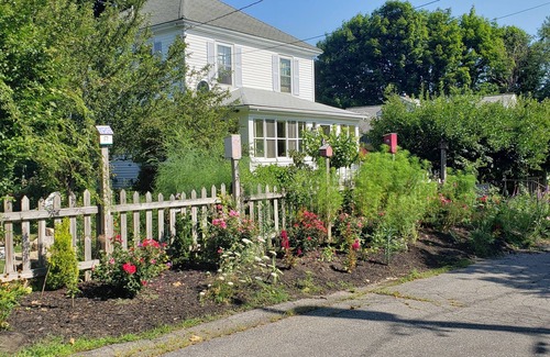 Kittery House | Gorgeous, colorful house- walking distance to downtown Portsmouth