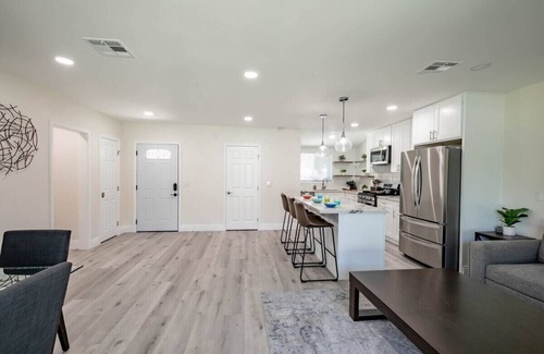 Bellflower House | Gorgeous & Comfy 3bd/2ba Ho · Gorgeous & Comfy 3bd/2ba Home By Disney/Beaches