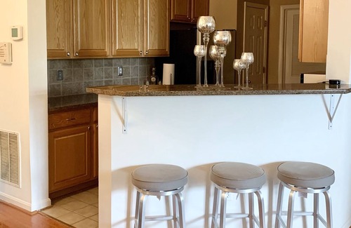 Town Center Condo | Gorgeous condo in desirable Columbia Town Center