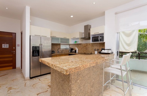 Zazil-ha Apartment | Gorgeous Condo, 50 mts to the beach, 3 blocks t the 5th ave