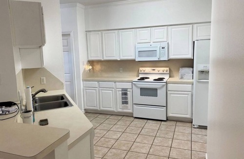 Wellborn Condo | Gorgeous condo, 2 miles to Kyle Field. Free UT vs A&M 2 tickets 2024 game.