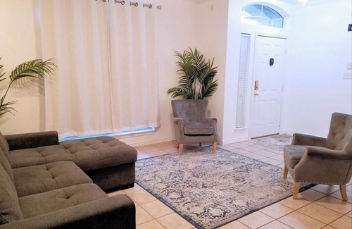 Wellborn Condo | Gorgeous condo, 2 miles to Kyle Field. Free UT vs A&M 2 tickets 2024 game.