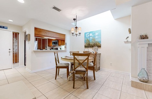 Kiawah Island Condo | Gorgeous condo w/shared tennis court & nearby playground