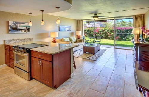 Napili Apartment | Gorgeous Condo Walking Distance to Napili Bay