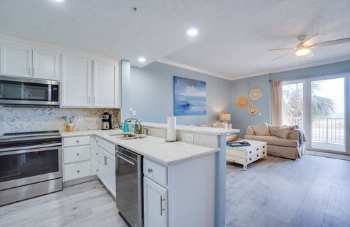 Port St. Joe Condo | Gorgeous condo with gulf views, pool & hot tub in Mexico Beach. Sleeps 6.