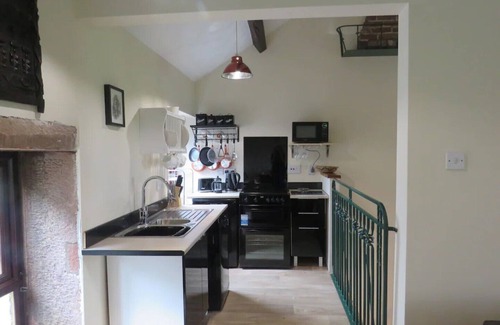 Parsonby Cottage | Gorgeous, cosy upside down cottage with garden space - Grooms Cottage