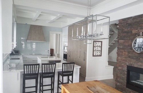 Port McNicoll Cottage | Gorgeous cottage surrounded by 320 degrees of water. Sleeps 16 people